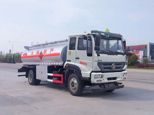 楚飛牌CLQ5160GYY5ZZ型運(yùn)油車